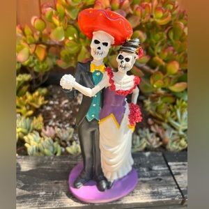 Dia de Los Muertos Dancing couple